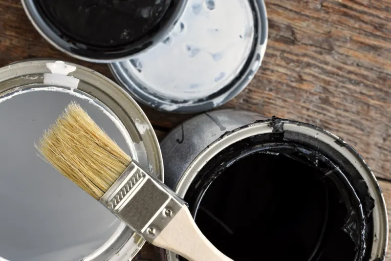 Don't combine latex paint and oil based or alkyd paint
