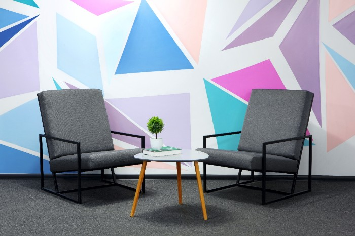 Simple Painted Geometric Method: This attractive painted wall idea of various triangular sizes will construct a fun striking décor statement in the entire room.
