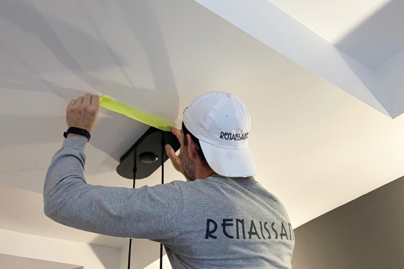 Tape any fixtures before to paint a ceiling