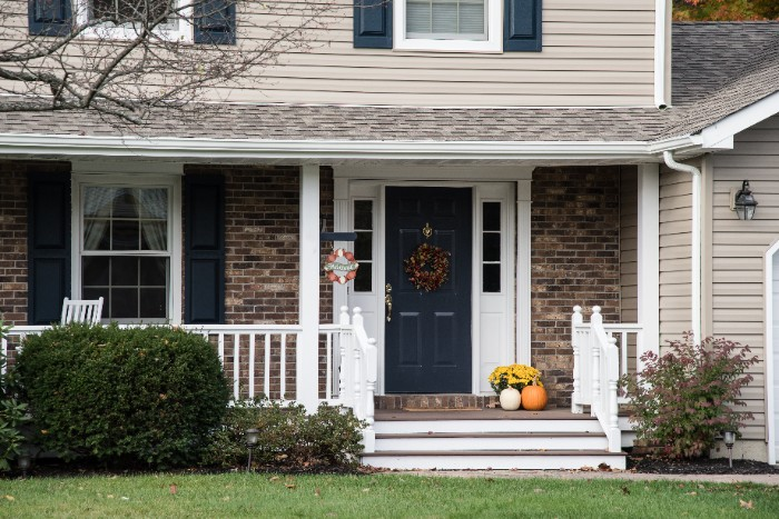 Classic style porch entry.