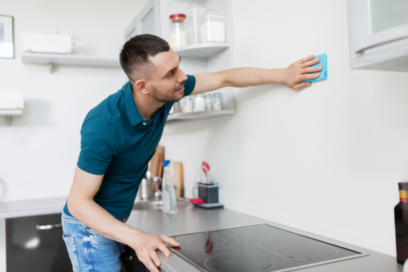Use washable paint on kitchen walls, it will be easy to wash them 