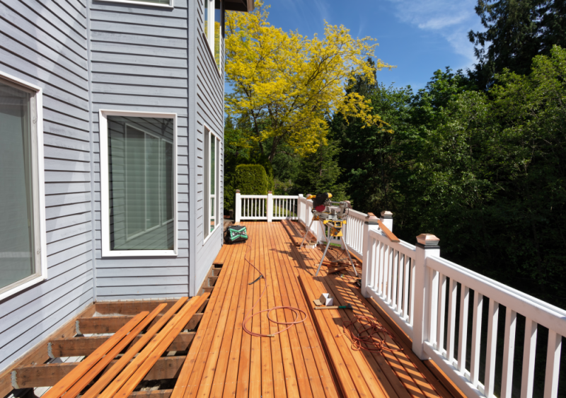 Painters Vancouver BC : Our highly trained staff has decades of expertise in building and repairing decks.